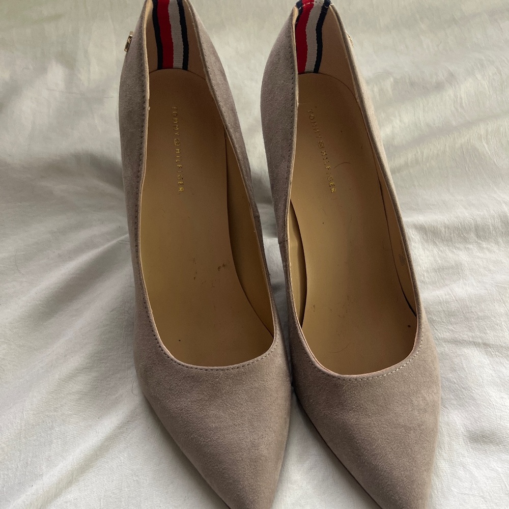 Tommy Hillfiger Taupe heel